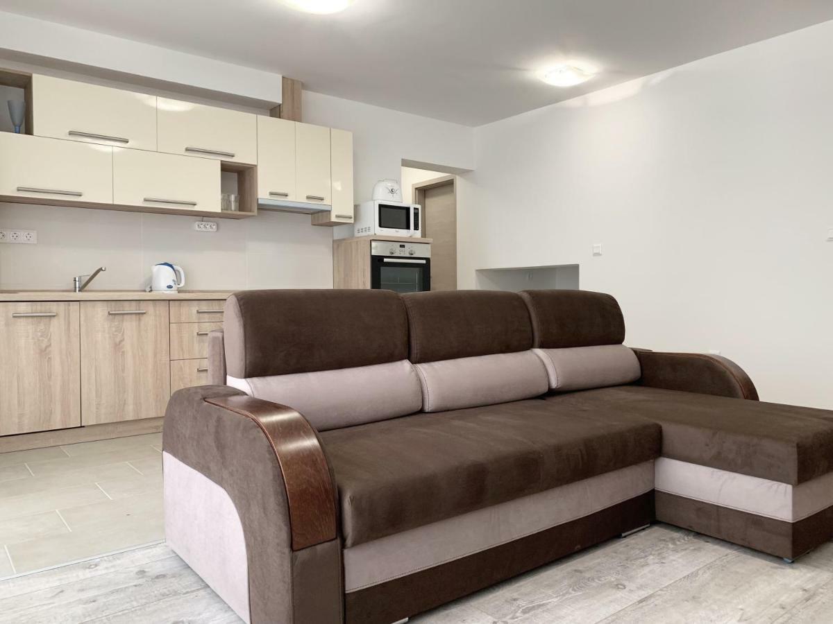 Exclusive Home - C. Apartman Печ Екстериор снимка