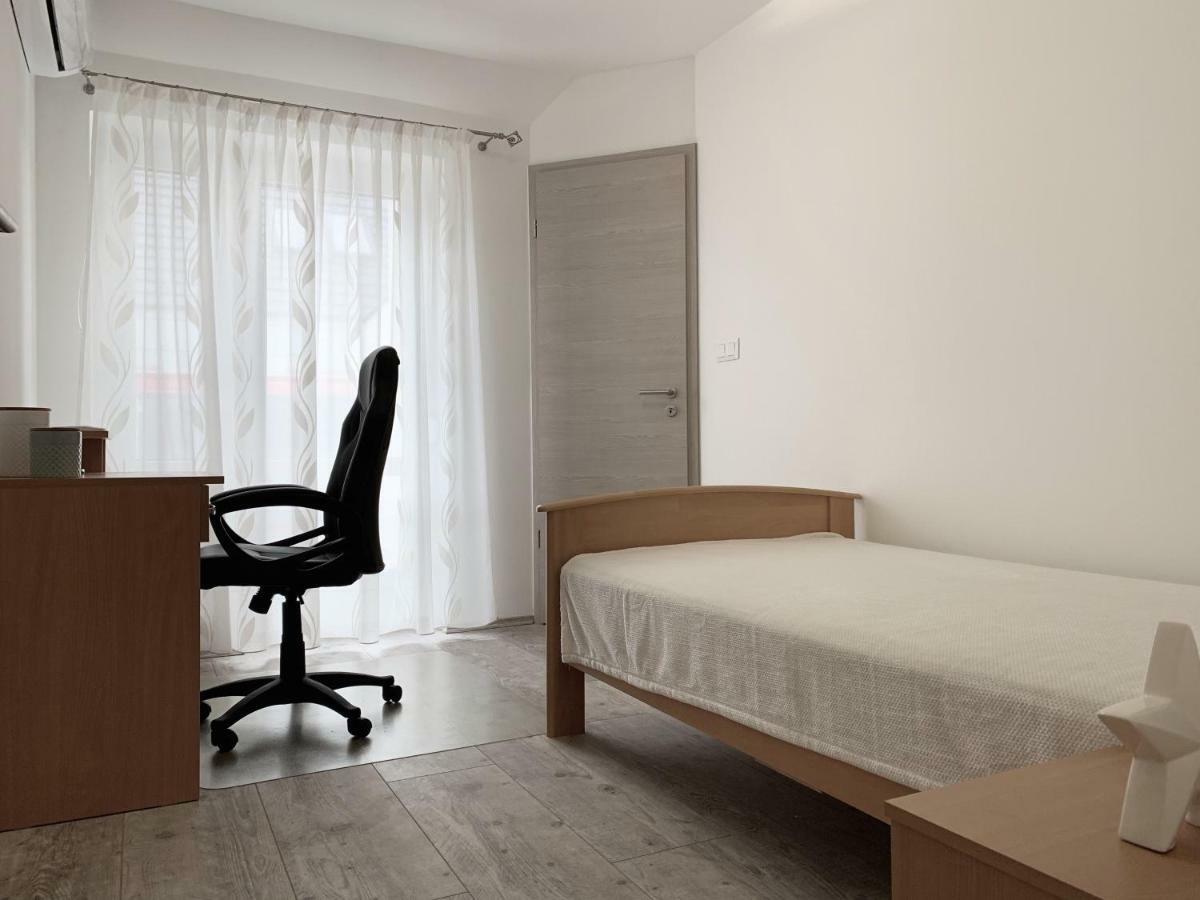 Exclusive Home - C. Apartman Печ Екстериор снимка