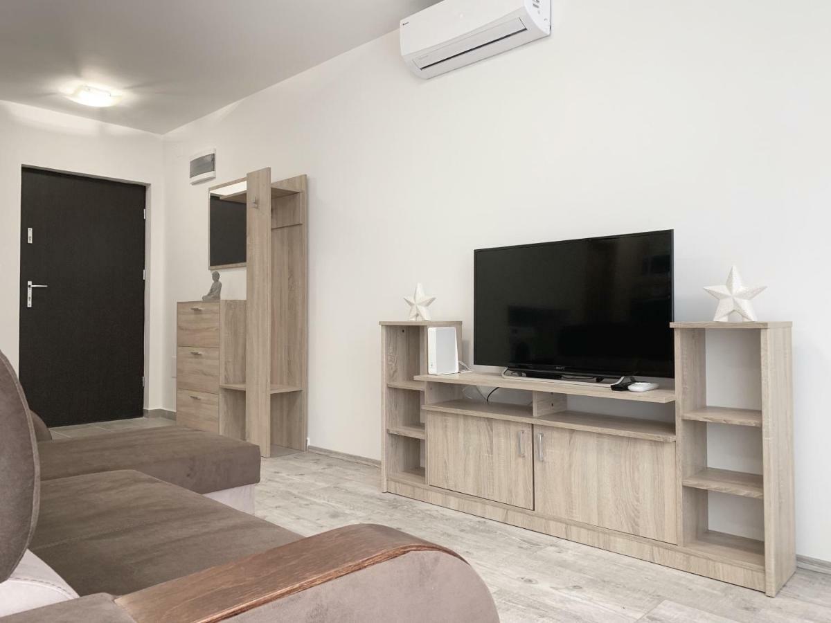 Exclusive Home - C. Apartman Печ Екстериор снимка